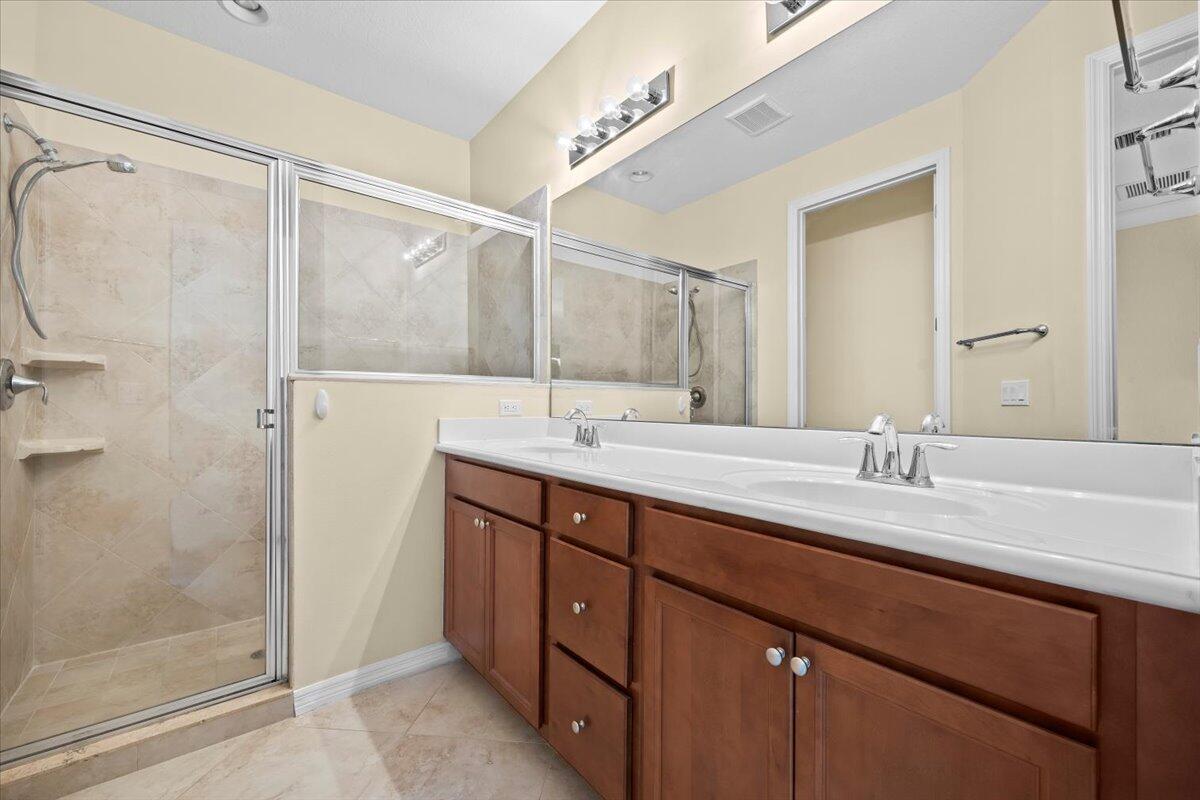 535 SW Glen Crest Way