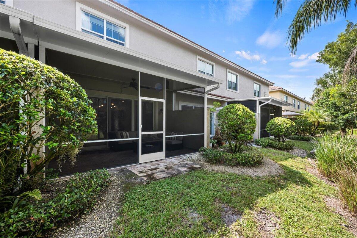 535 SW Glen Crest Way