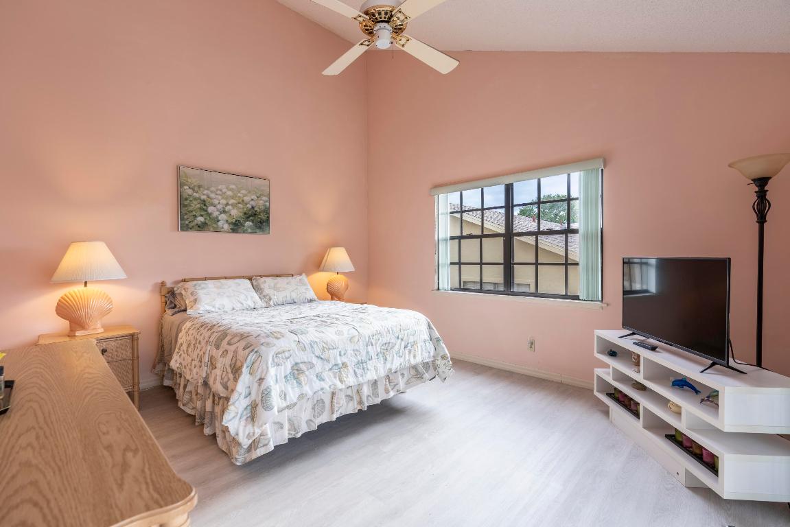 7427 SE Jamestown Terrace