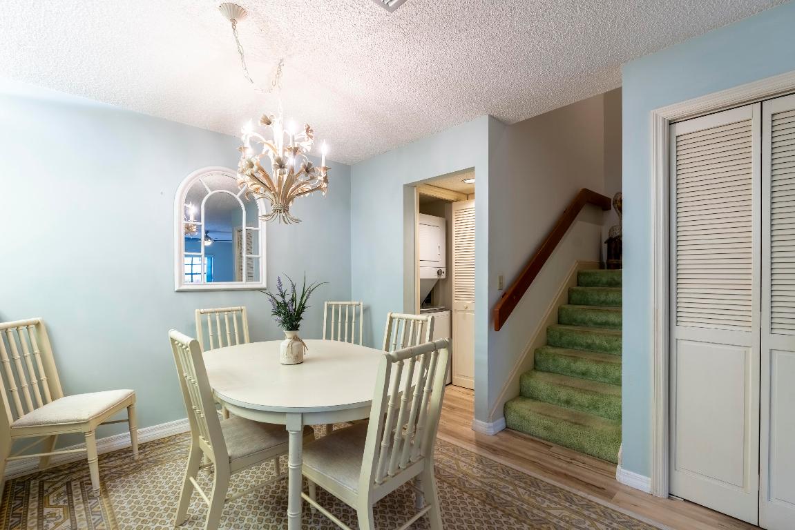 7427 SE Jamestown Terrace