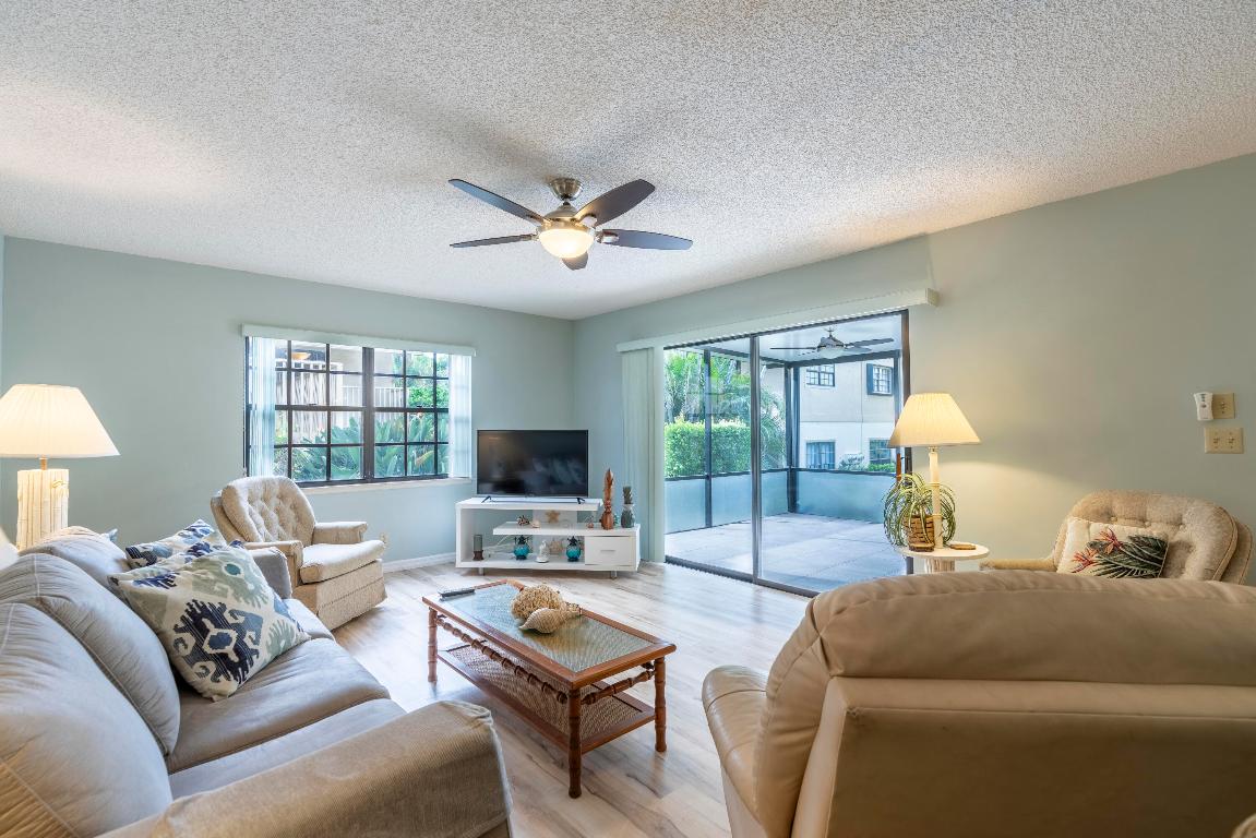 7427 SE Jamestown Terrace