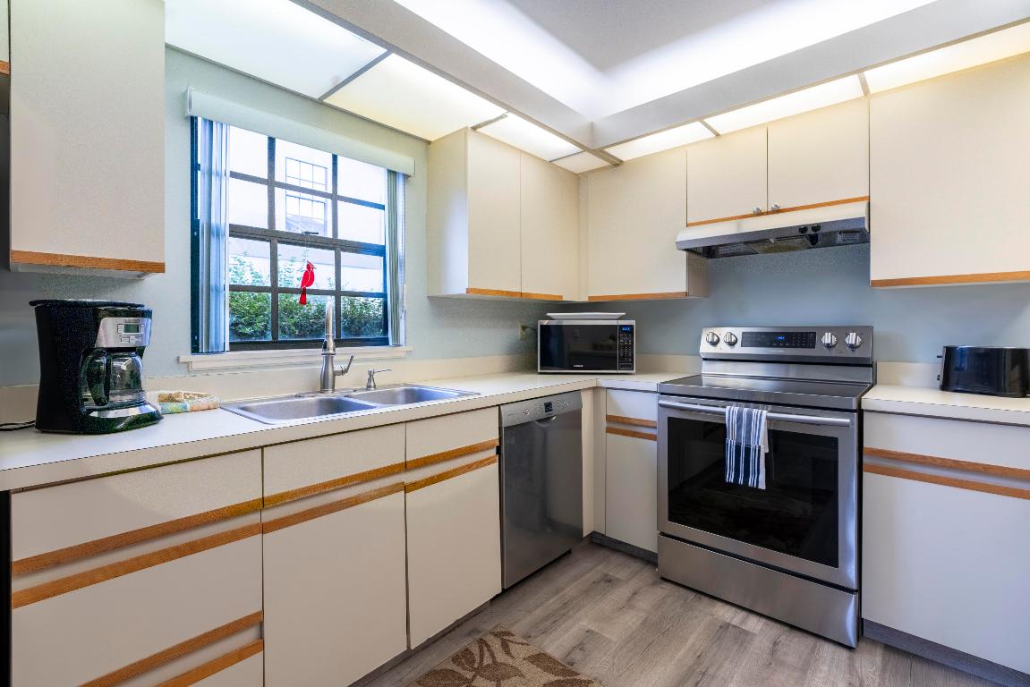 7427 SE Jamestown Terrace