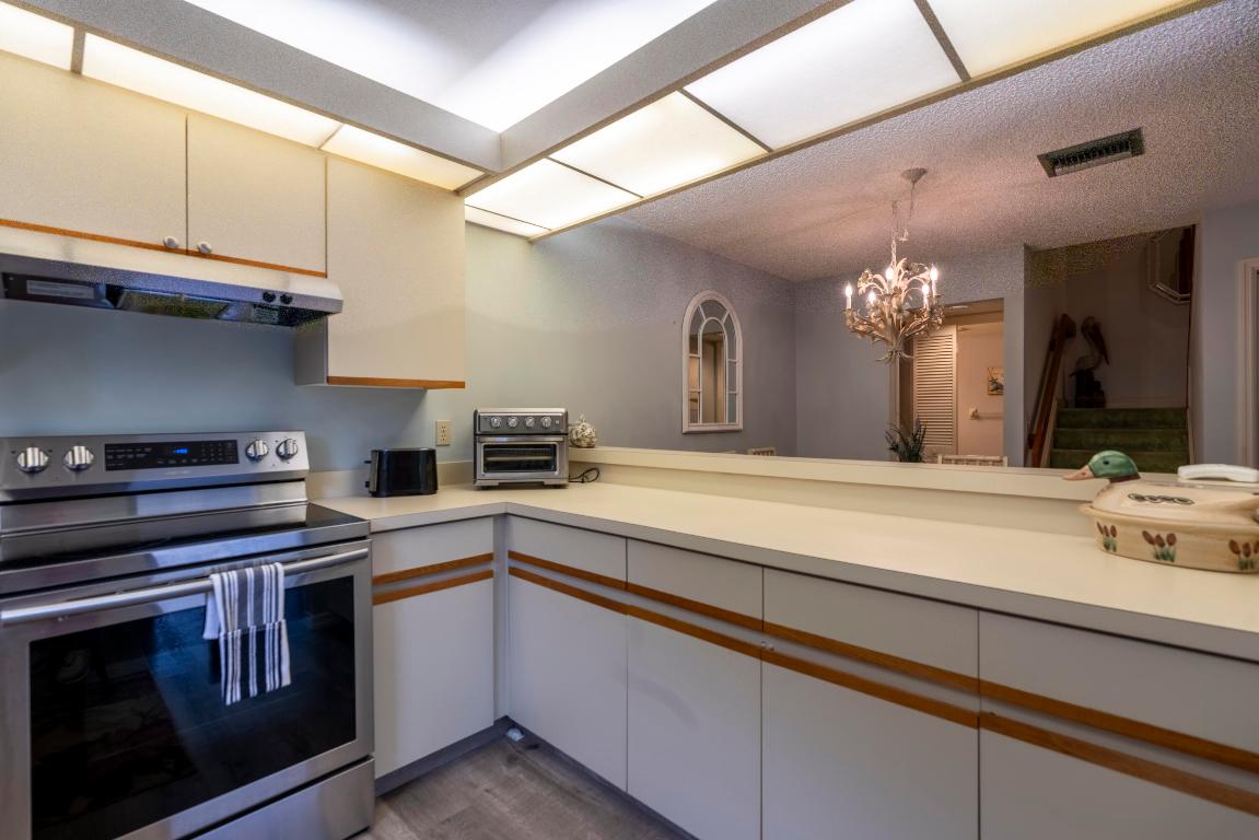 7427 SE Jamestown Terrace