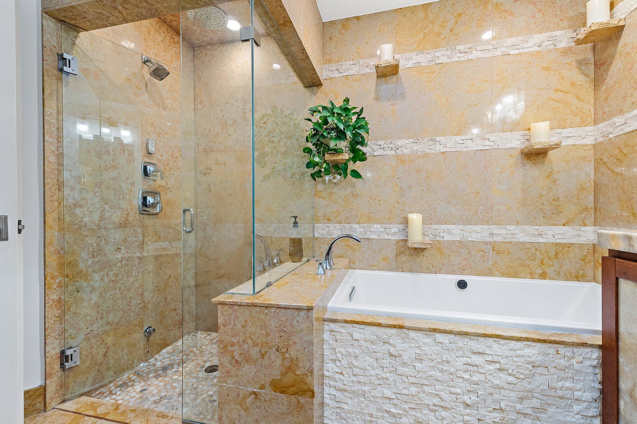 2614 La Lique Circle