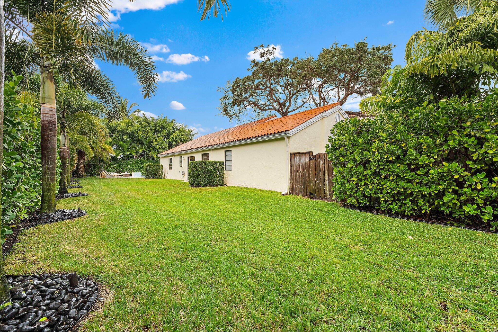 2614 La Lique Circle