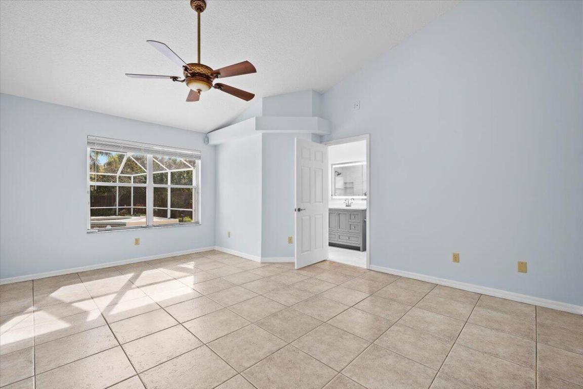 184 SW Hide Place, Port St. Lucie