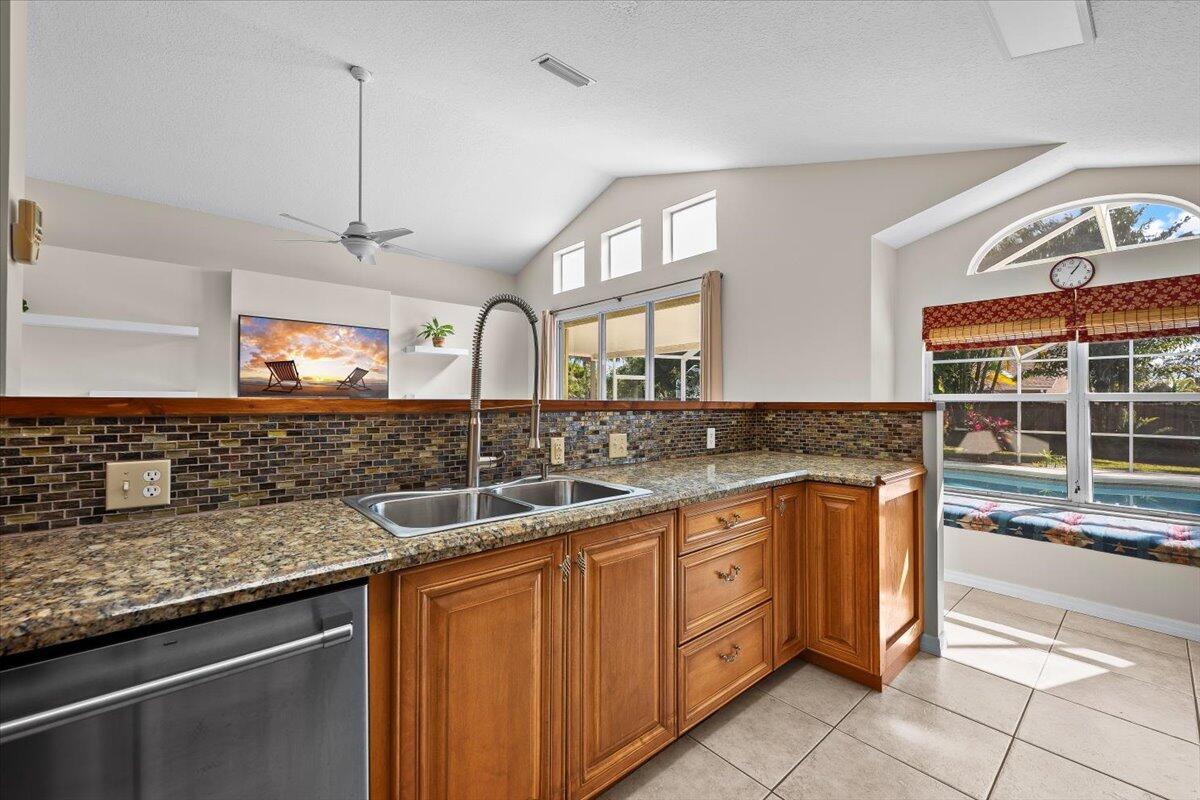 184 SW Hide Place, Port St. Lucie