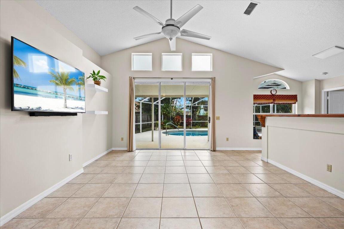 184 SW Hide Place, Port St. Lucie