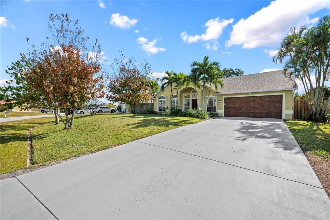 184 SW Hide Place, Port St. Lucie