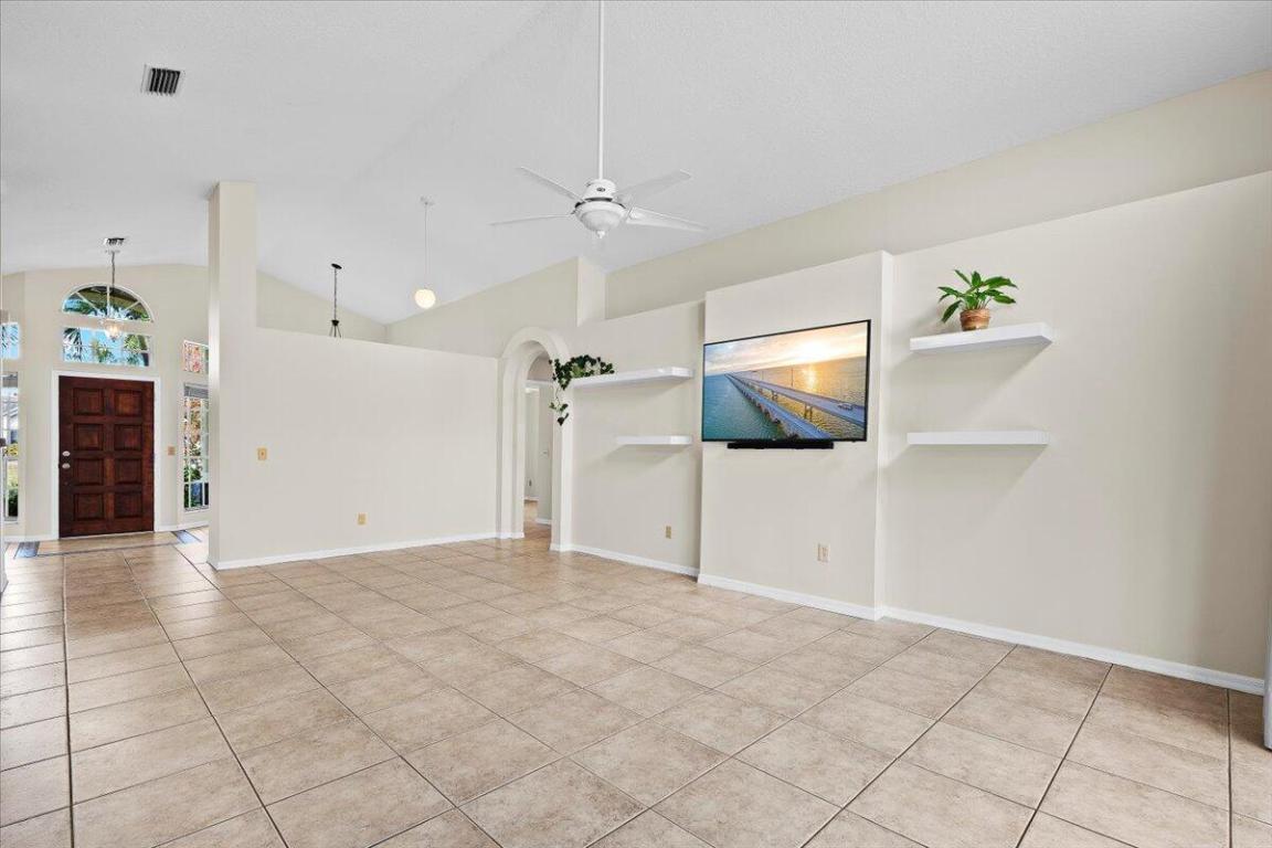 184 SW Hide Place, Port St. Lucie