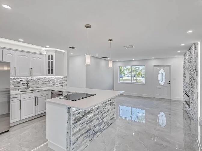 855 Date Palm Drive
