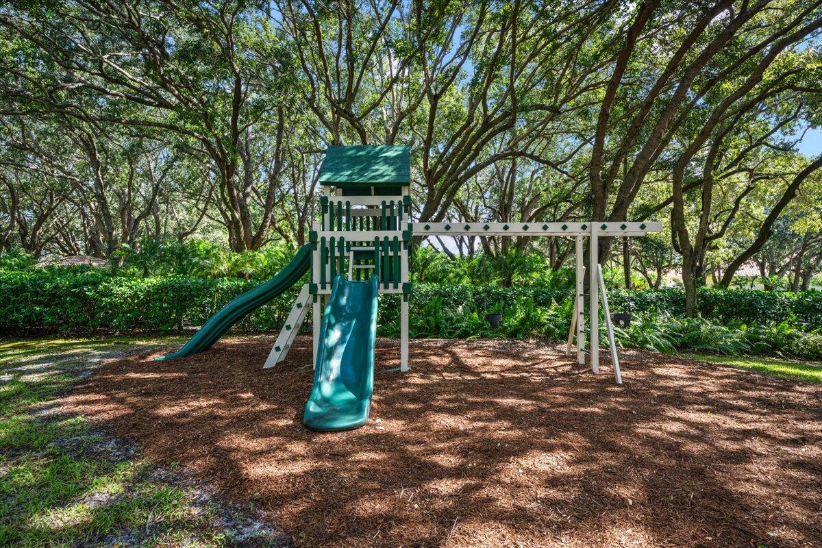 9953 SE Mahogany Way