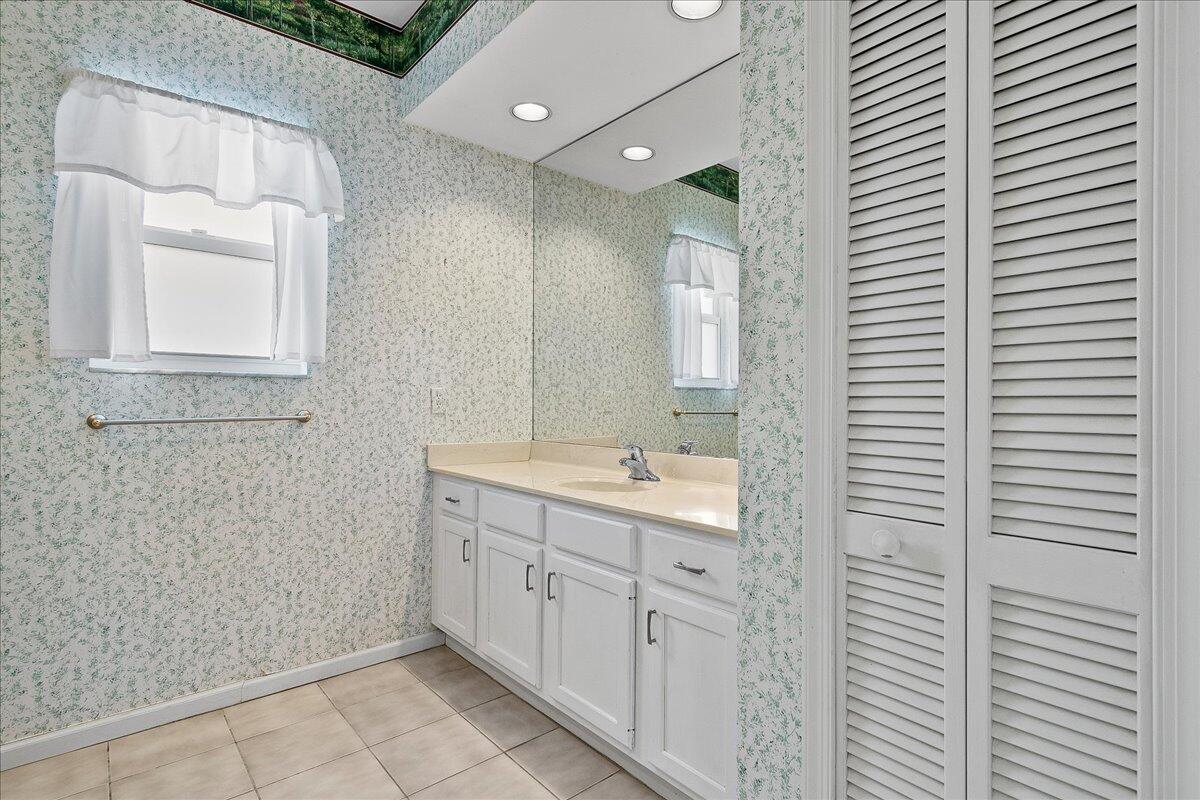 9953 SE Mahogany Way