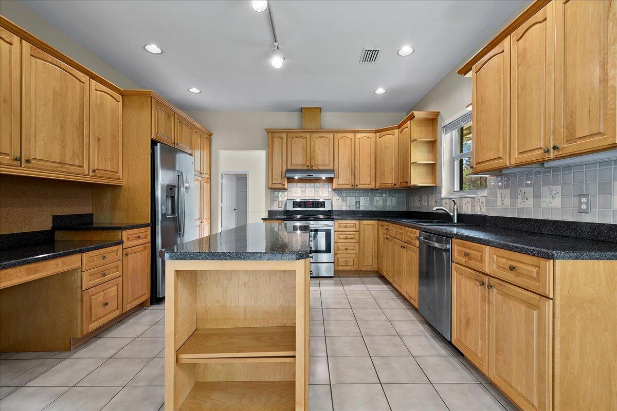 9953 SE Mahogany Way