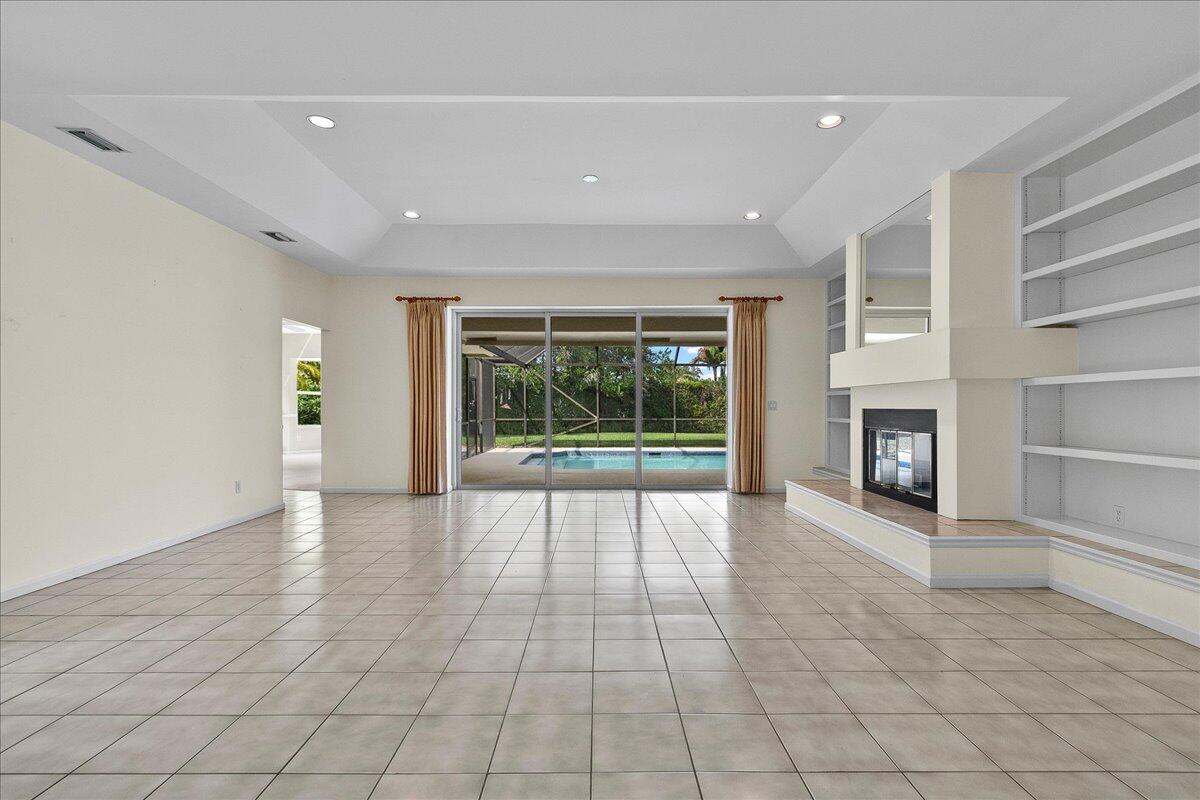 9953 SE Mahogany Way