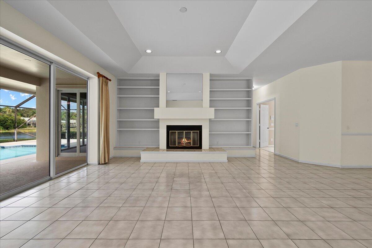 9953 SE Mahogany Way