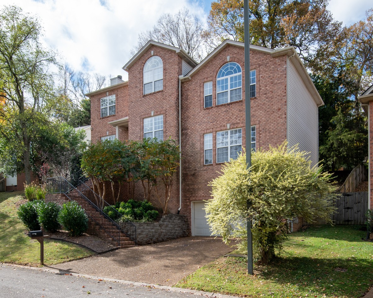 628 Magnolia Ln