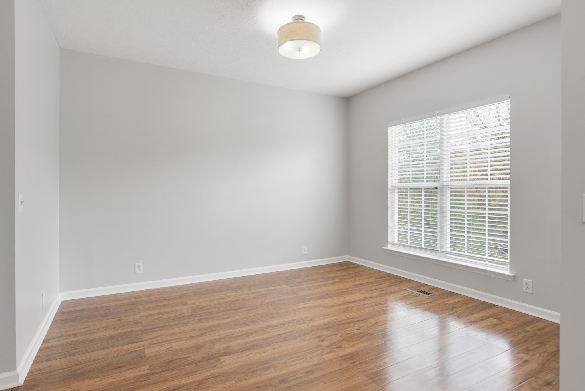 628 Magnolia Ln