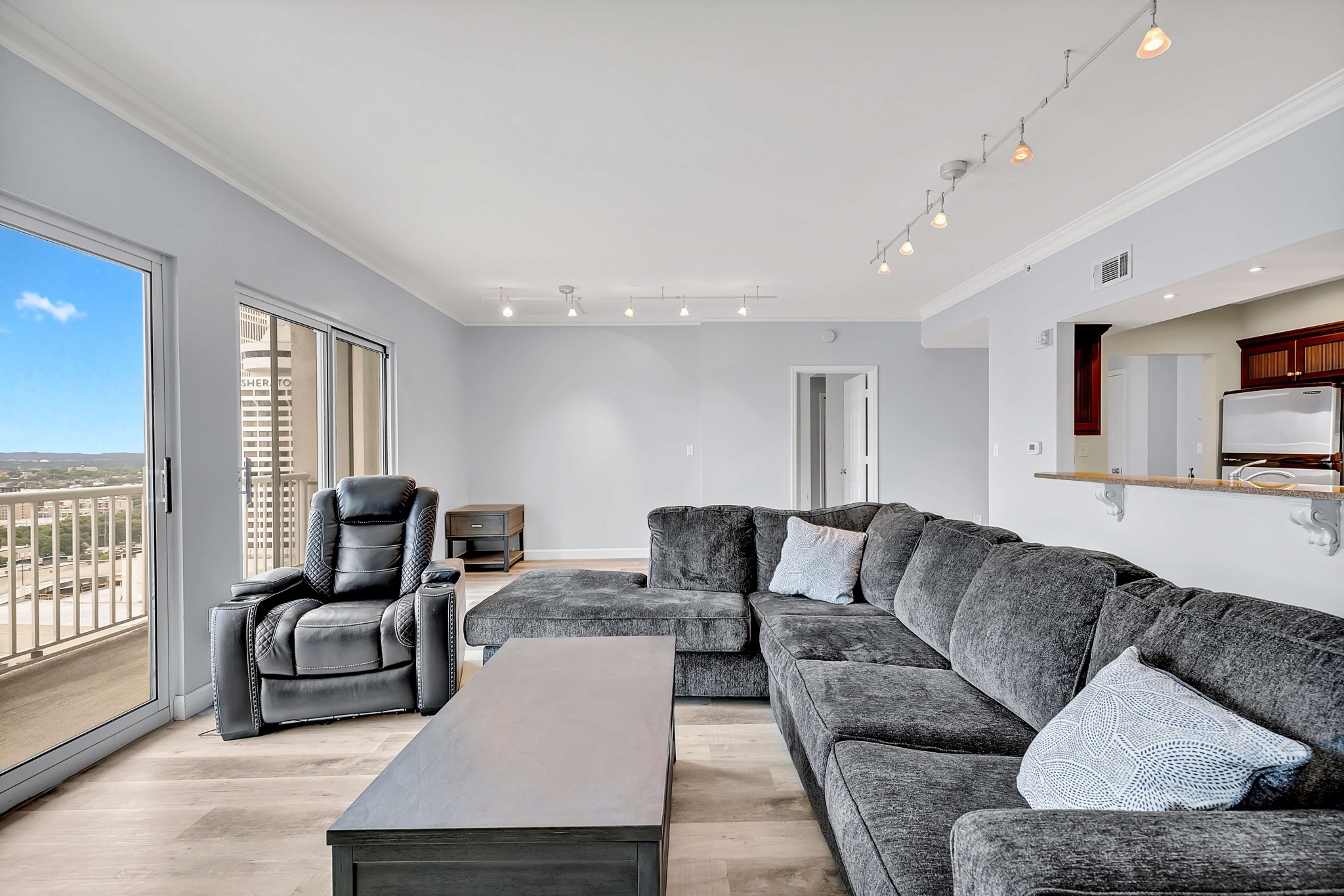 555 Church St Unit: 2304