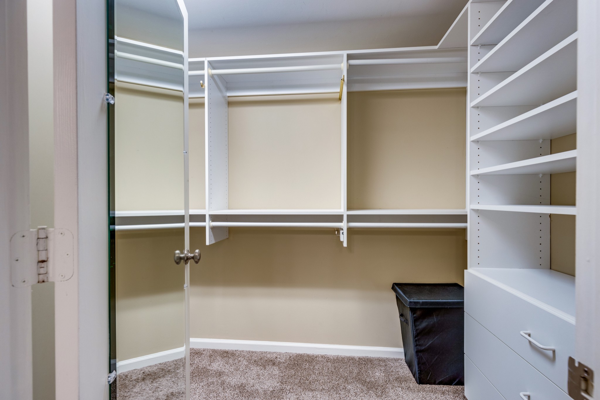 555 Church St Unit: 2304