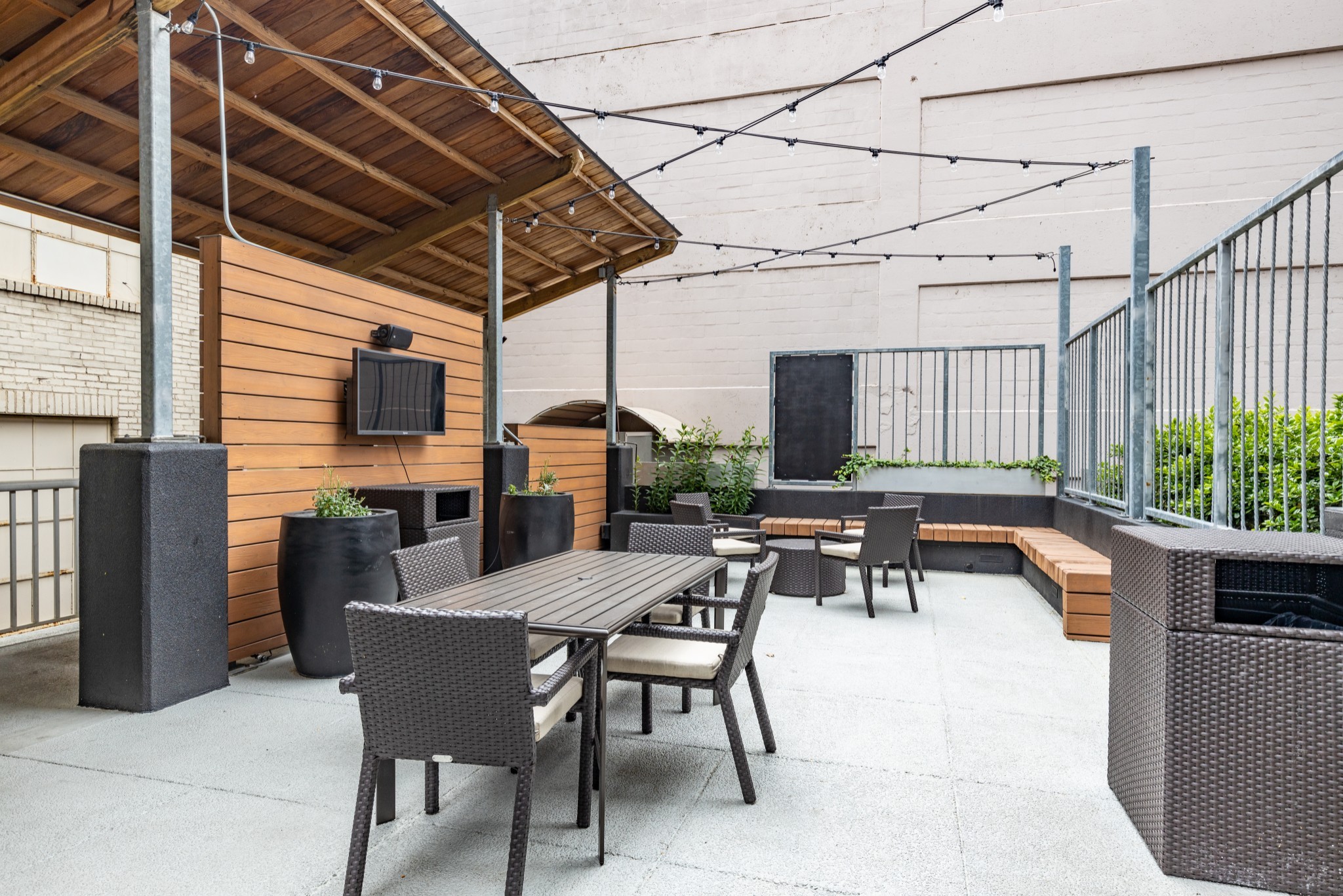 555 Church St Unit: 2304