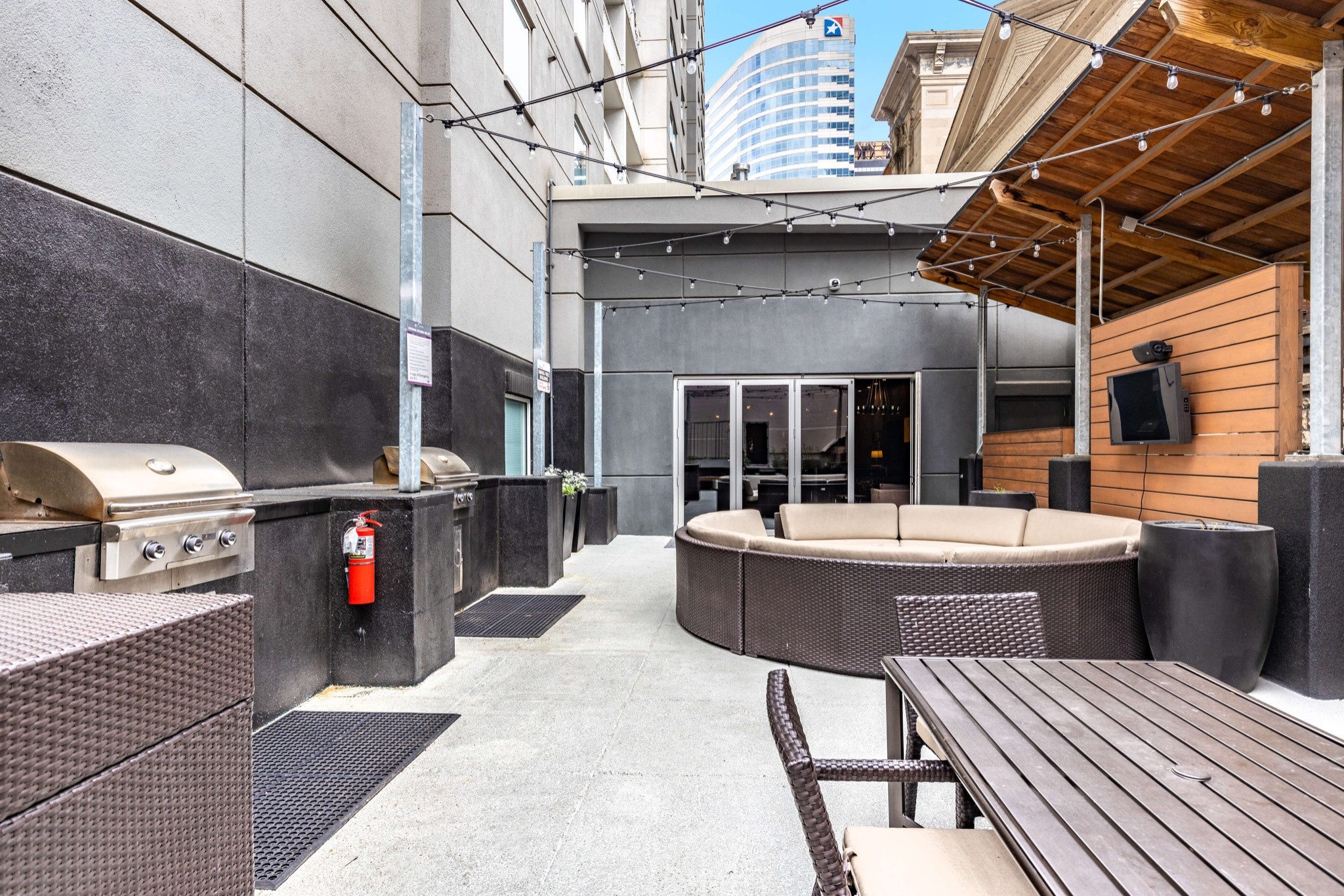 555 Church St Unit: 2304