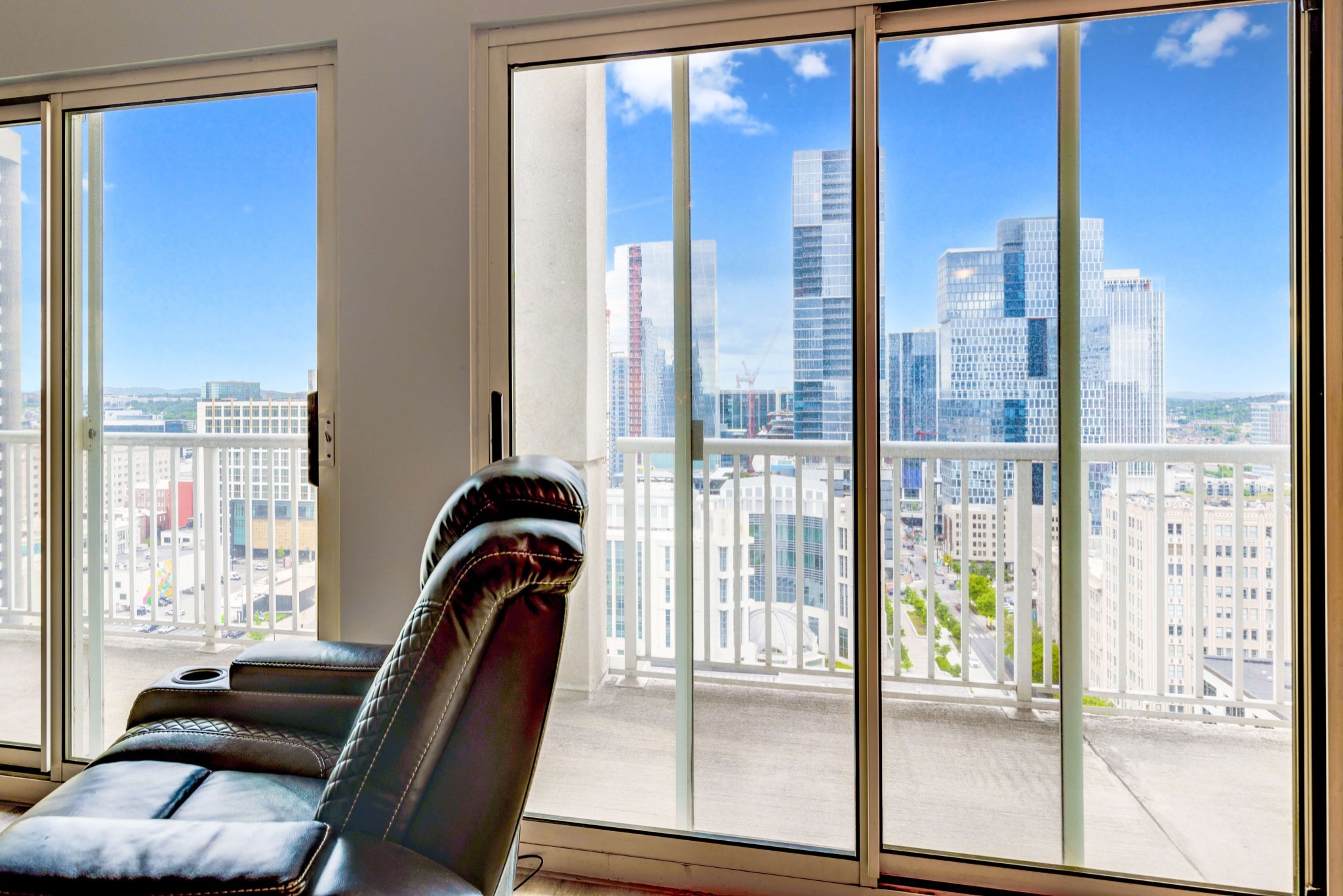 555 Church St Unit: 2304