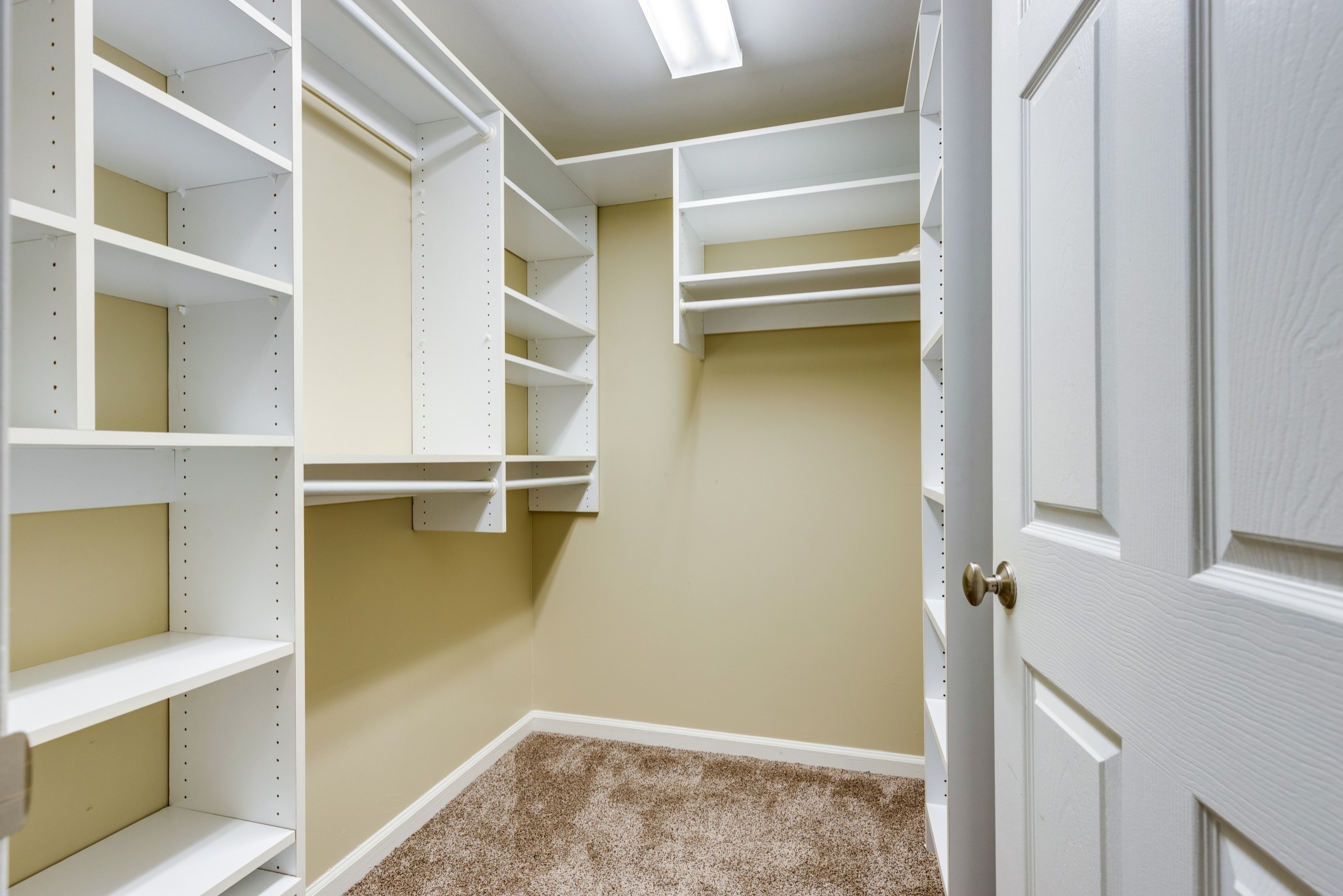 555 Church St Unit: 2304