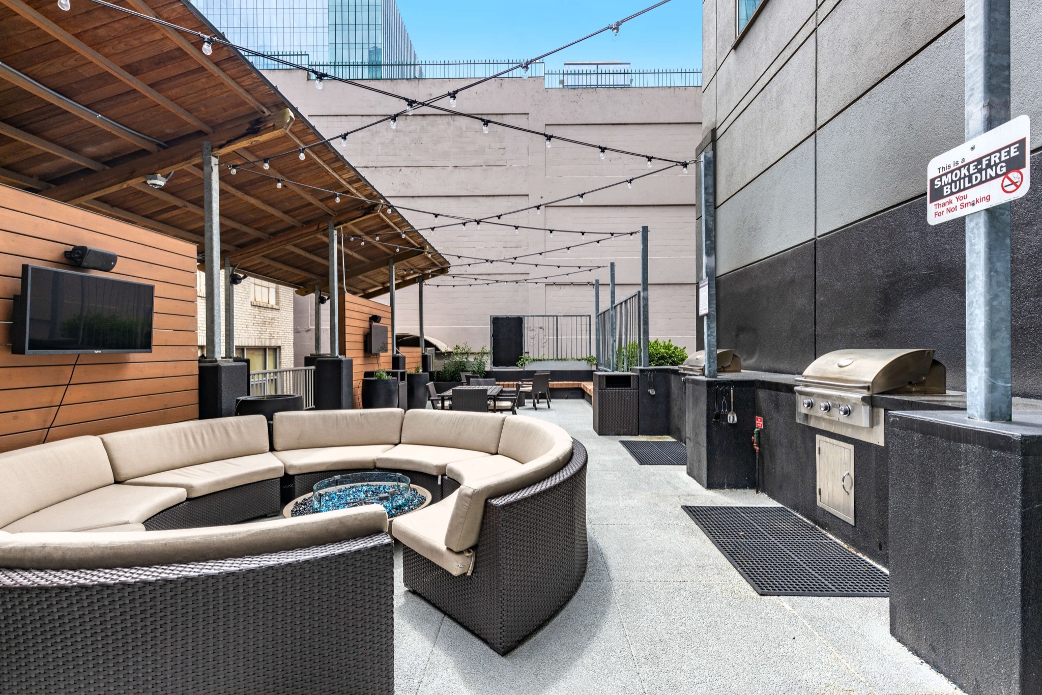 555 Church St Unit: 2304