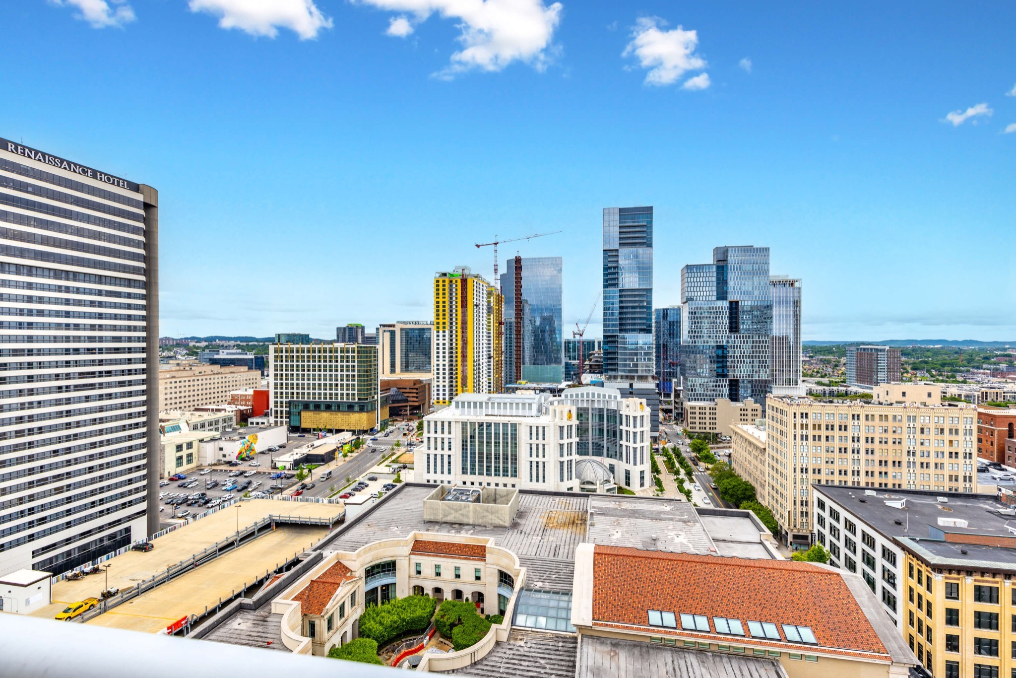 555 Church St Unit: 2304