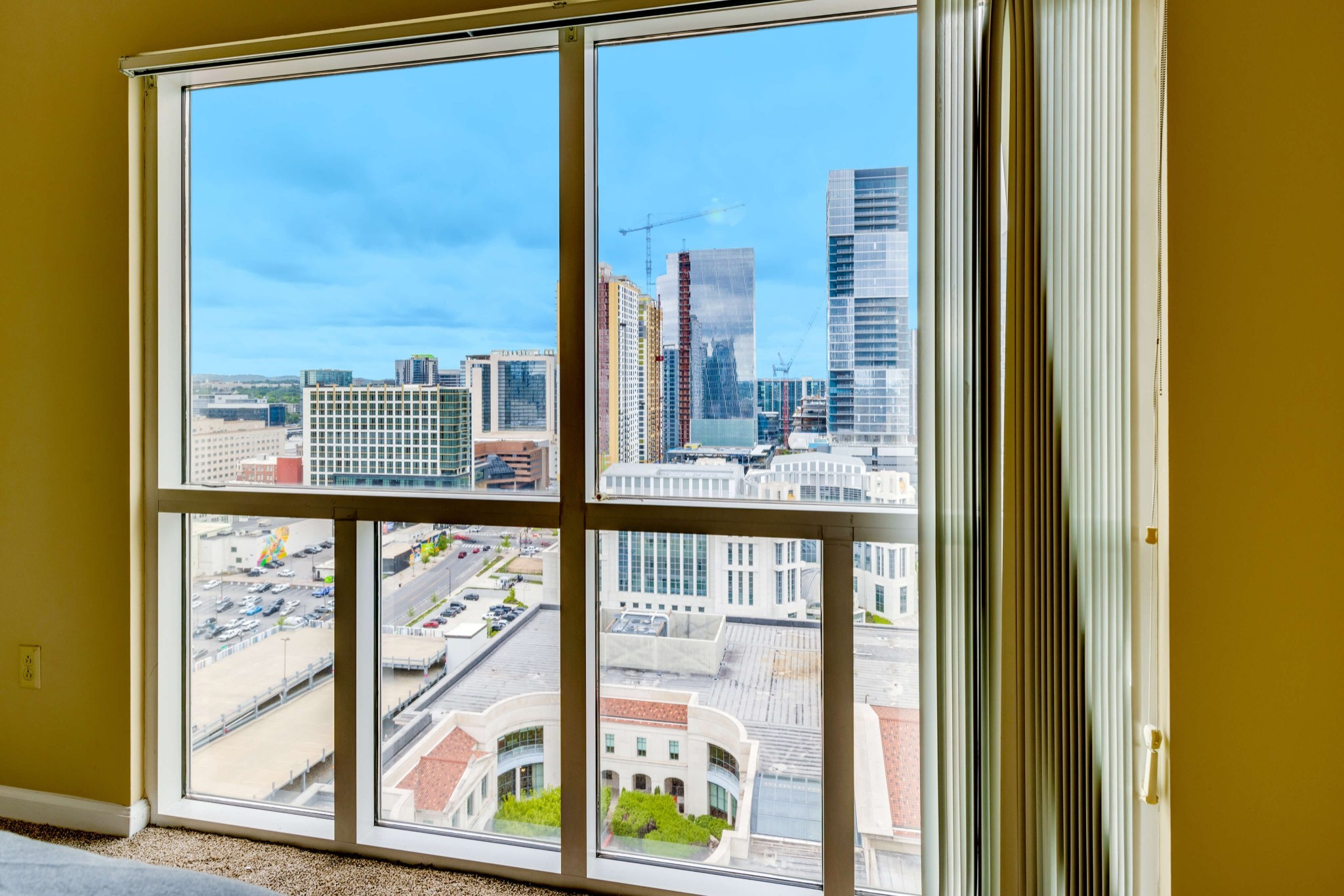 555 Church St Unit: 2304