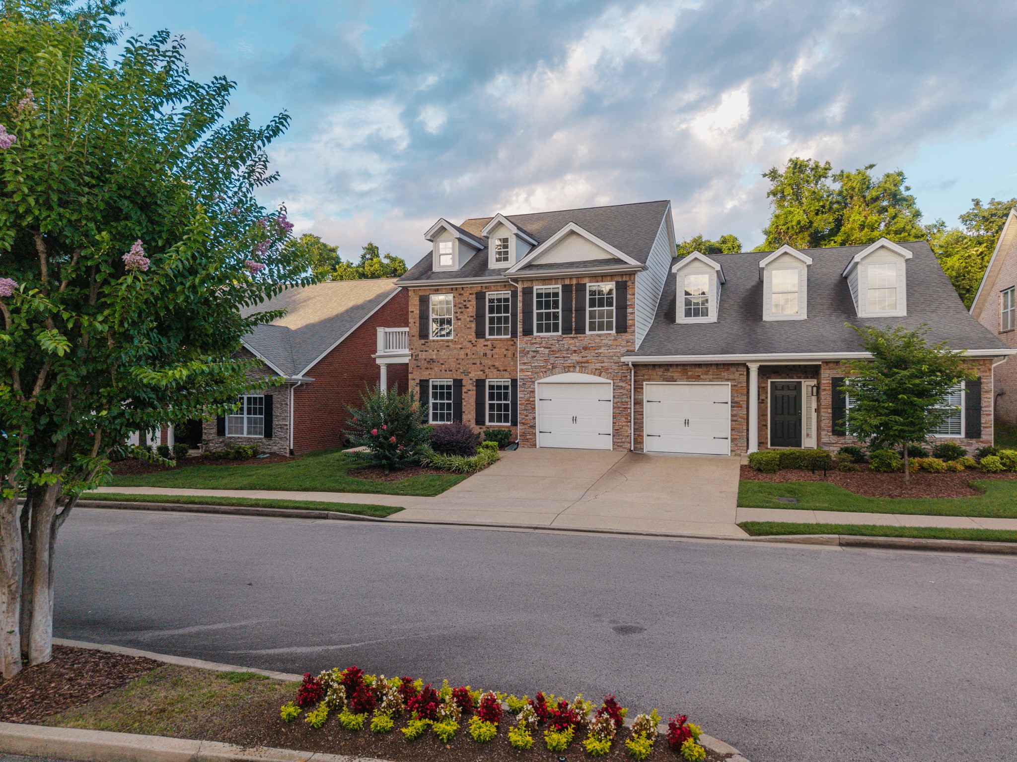 809 Barrington Place Dr