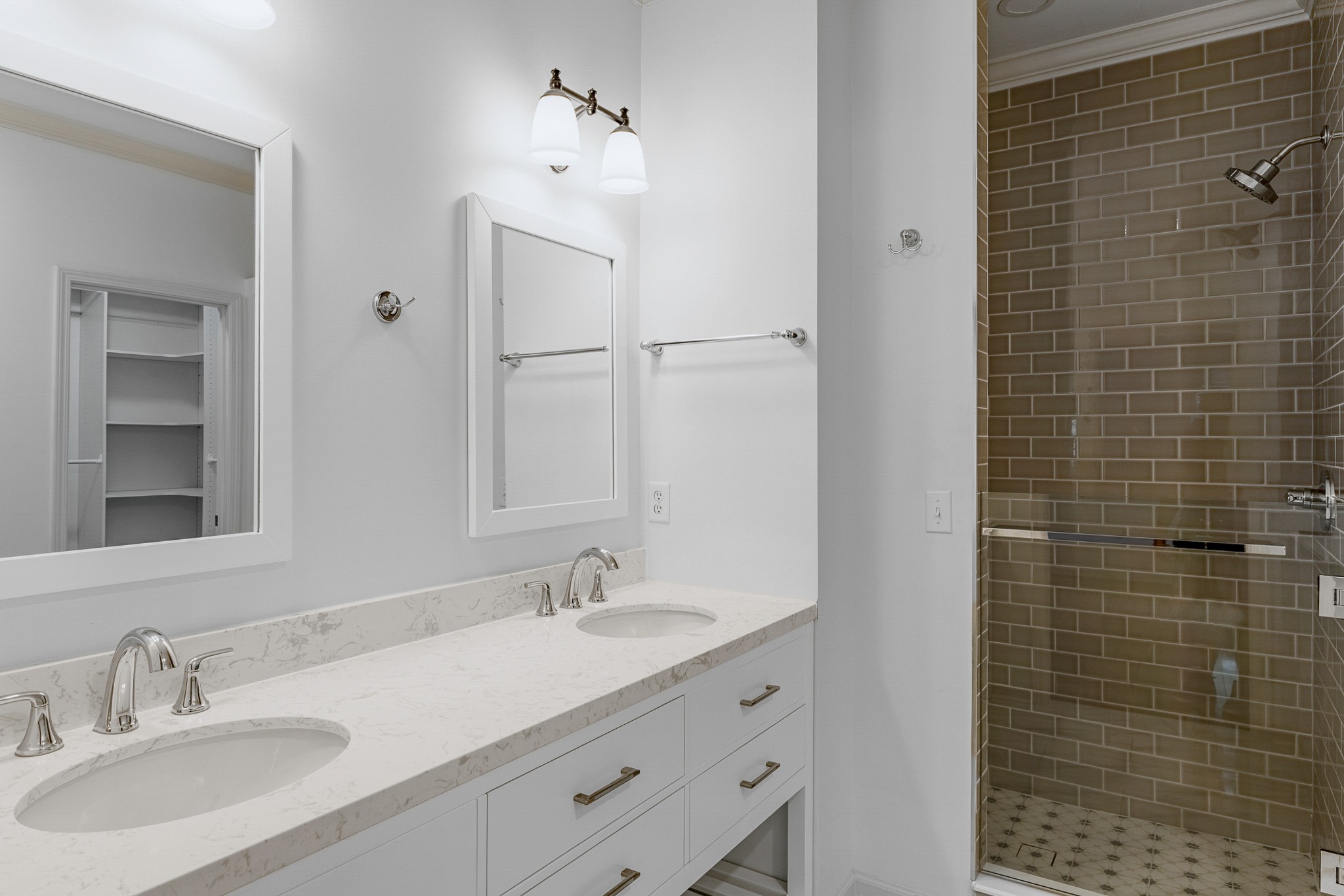 809 Barrington Place Dr