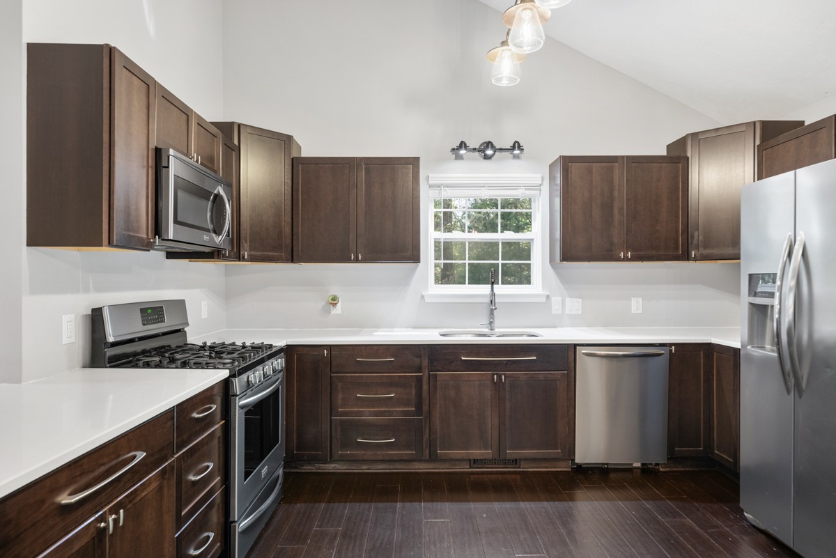 7408 Meadowwood Way