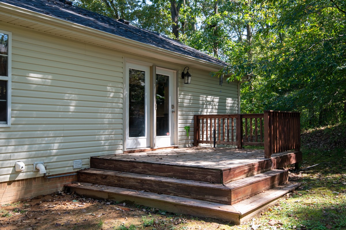 7408 Meadowwood Way