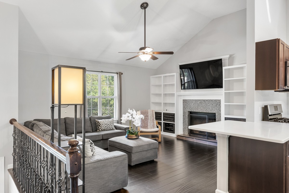 7408 Meadowwood Way