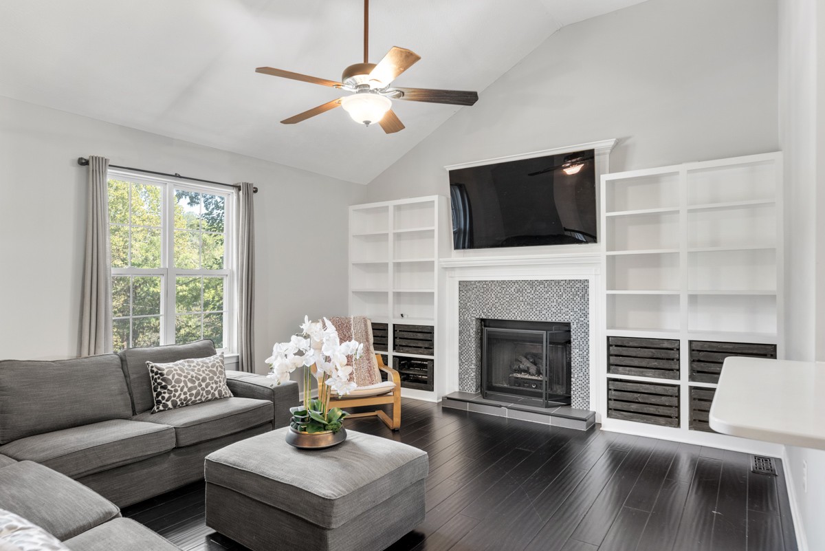 7408 Meadowwood Way