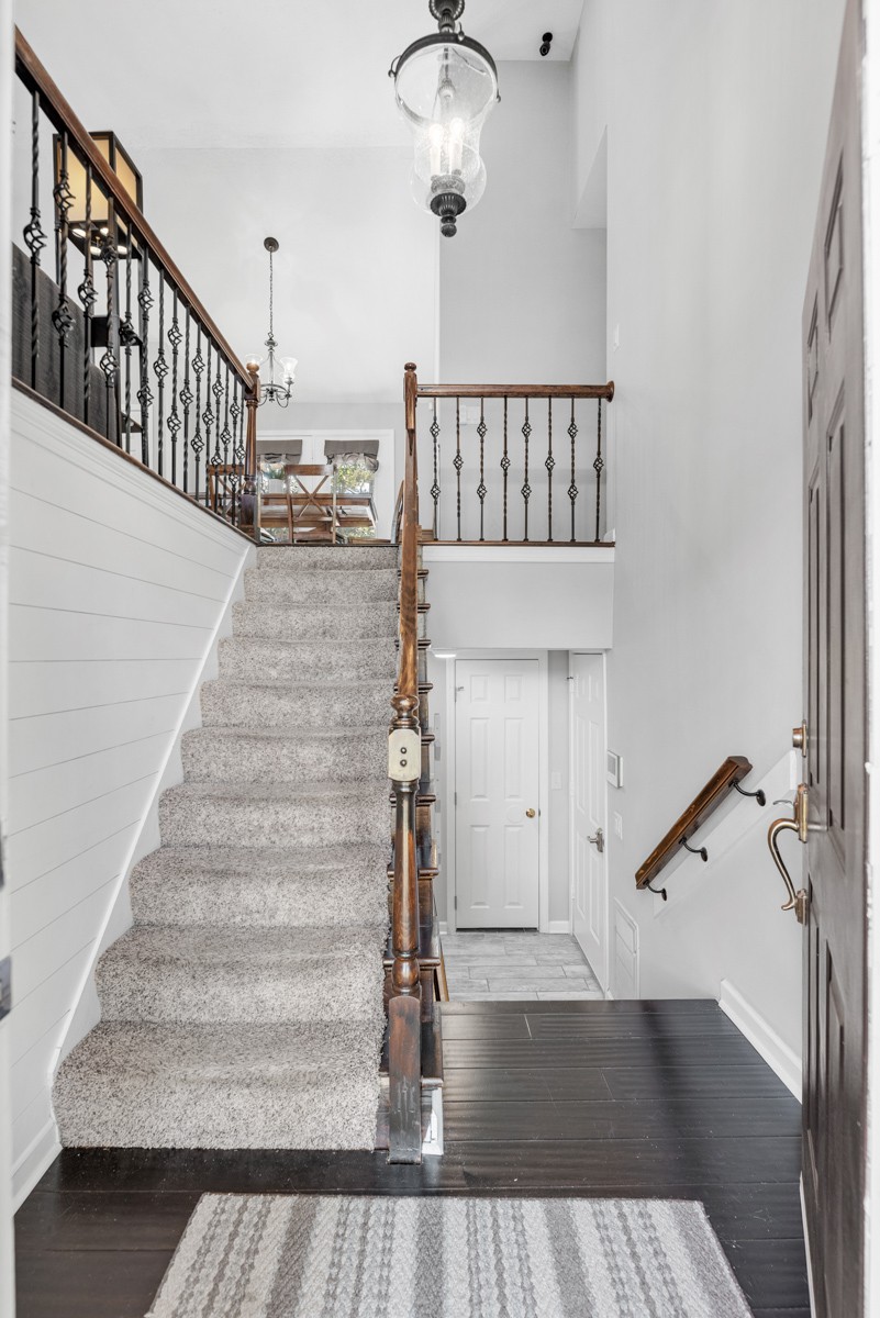 7408 Meadowwood Way