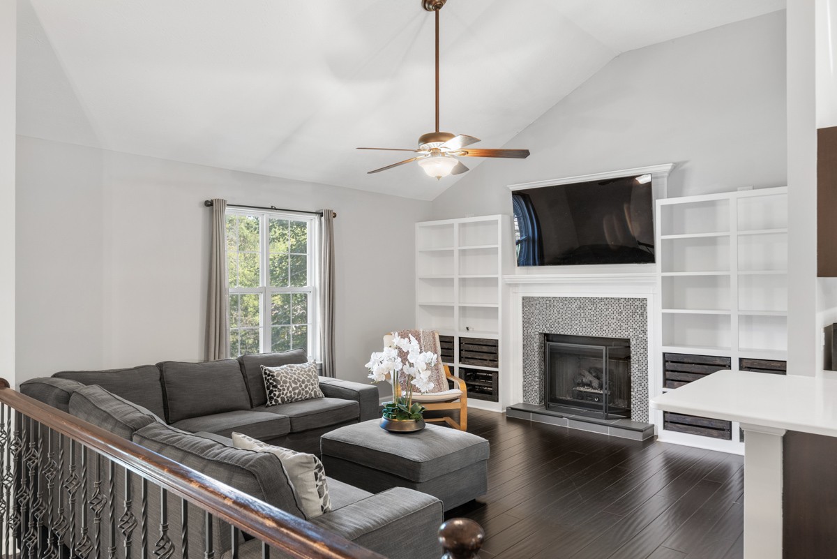 7408 Meadowwood Way