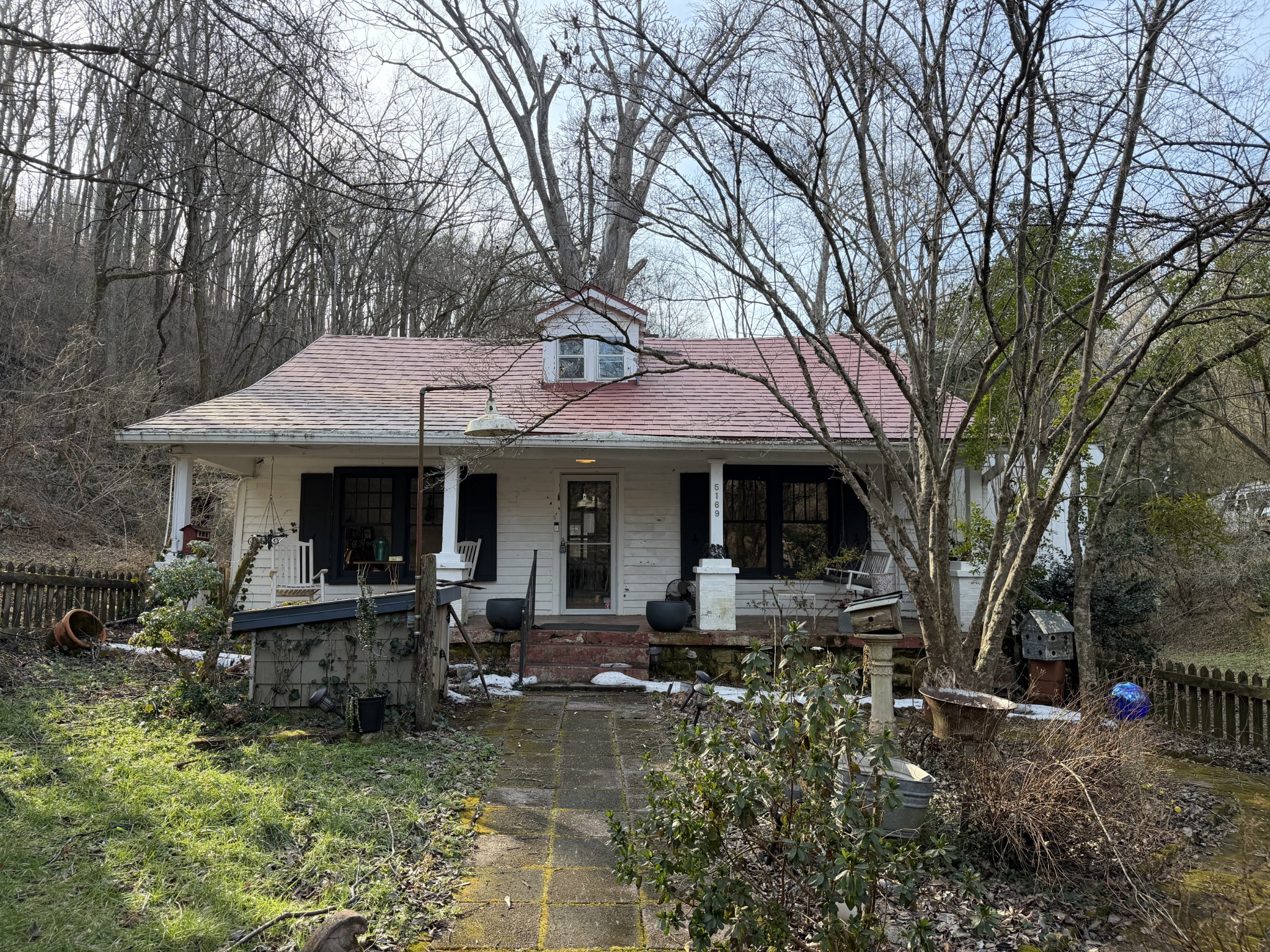 5169 Eatons Creek Rd
