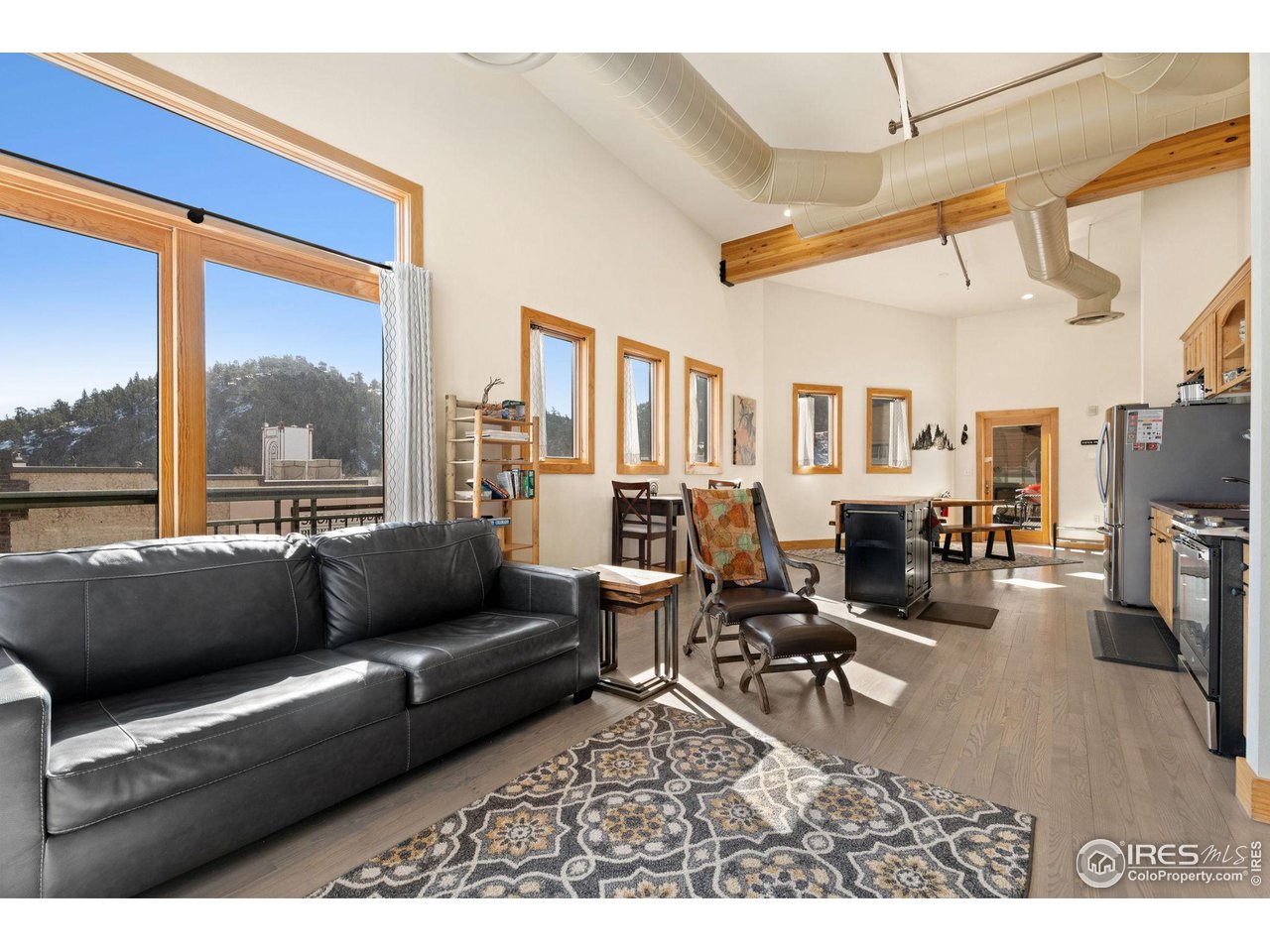 170 W Elkhorn Ave 201