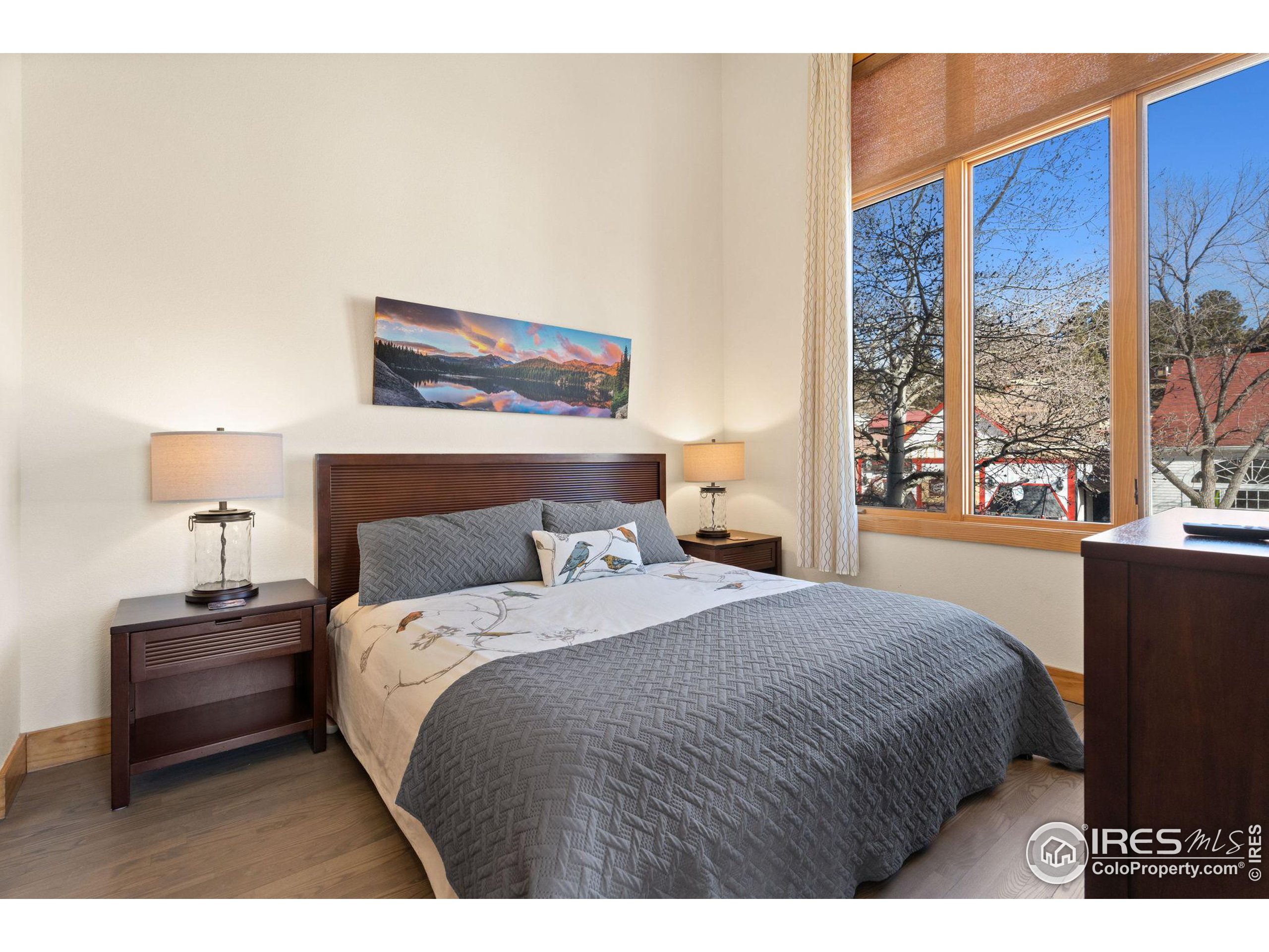 170 W Elkhorn Ave 201