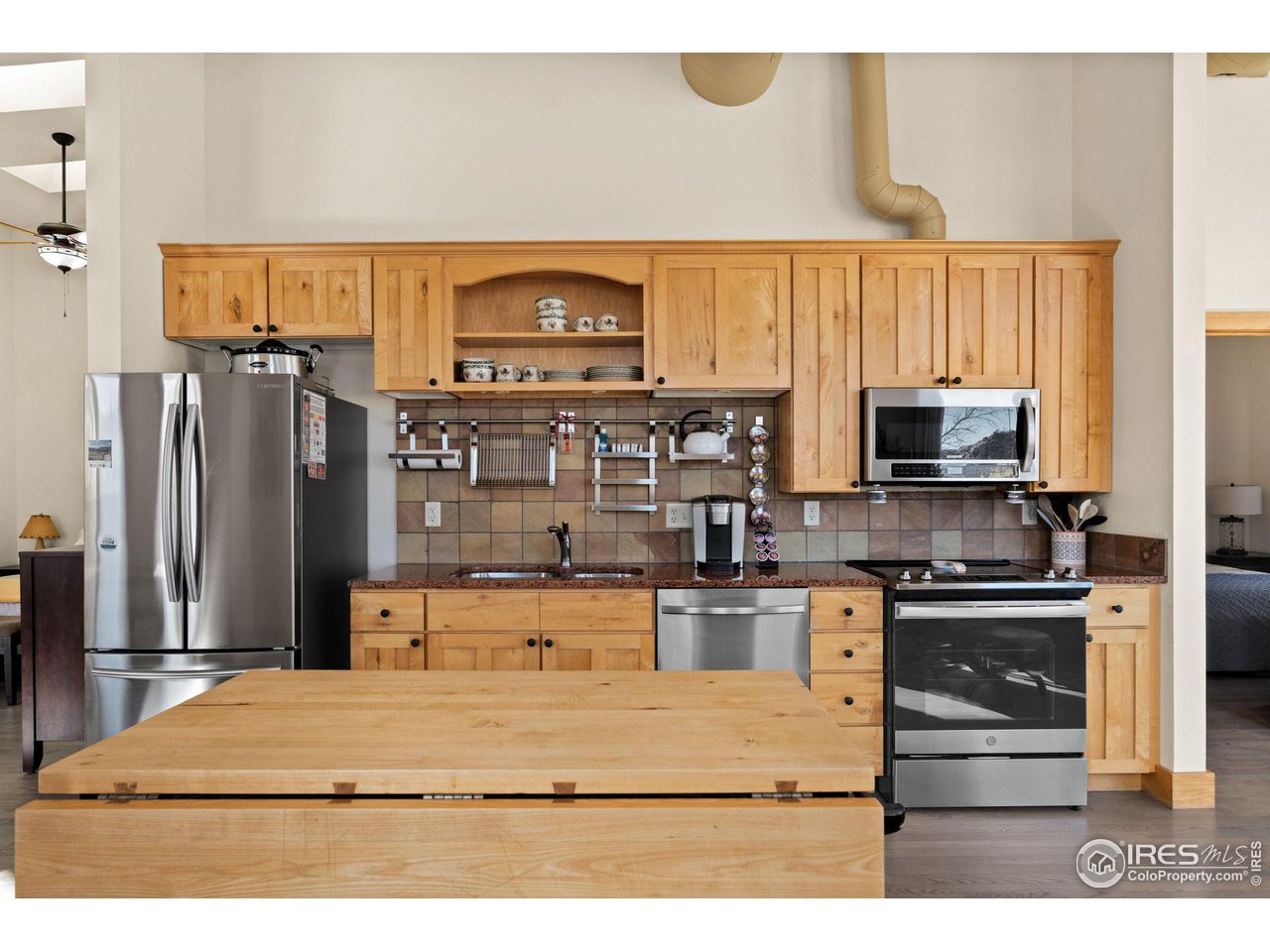 170 W Elkhorn Ave 201