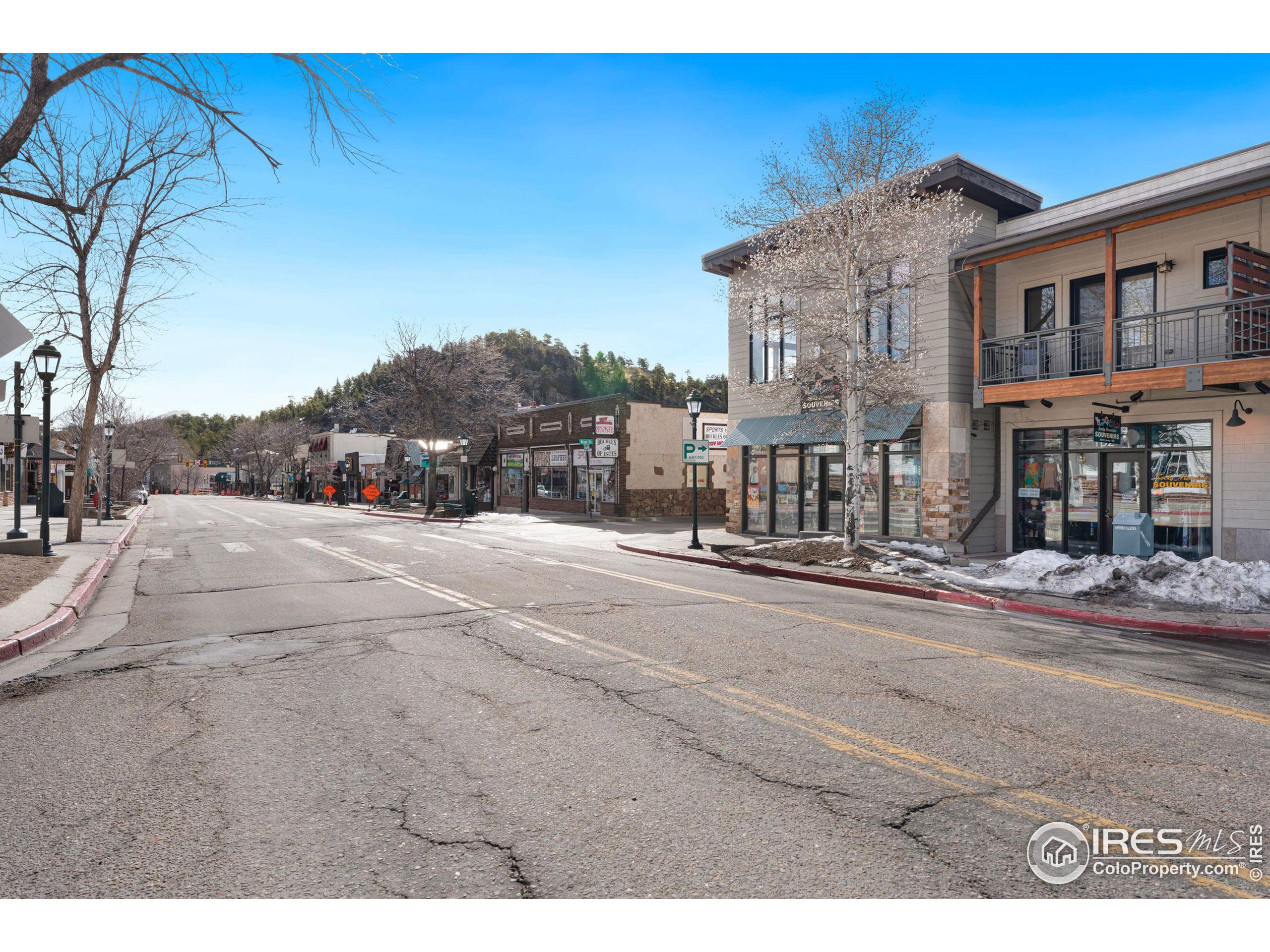 170 W Elkhorn Ave 201