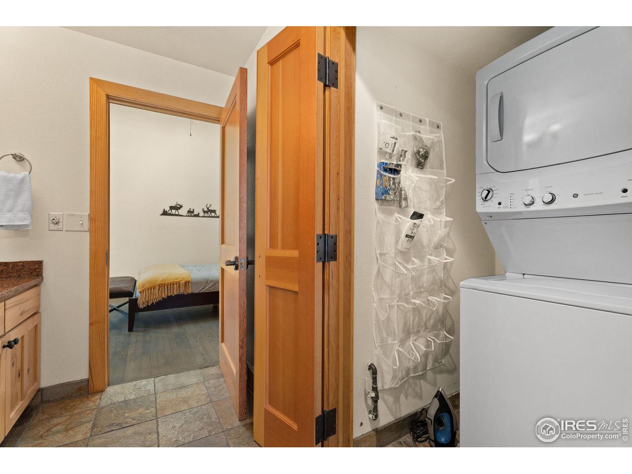 170 W Elkhorn Ave 201