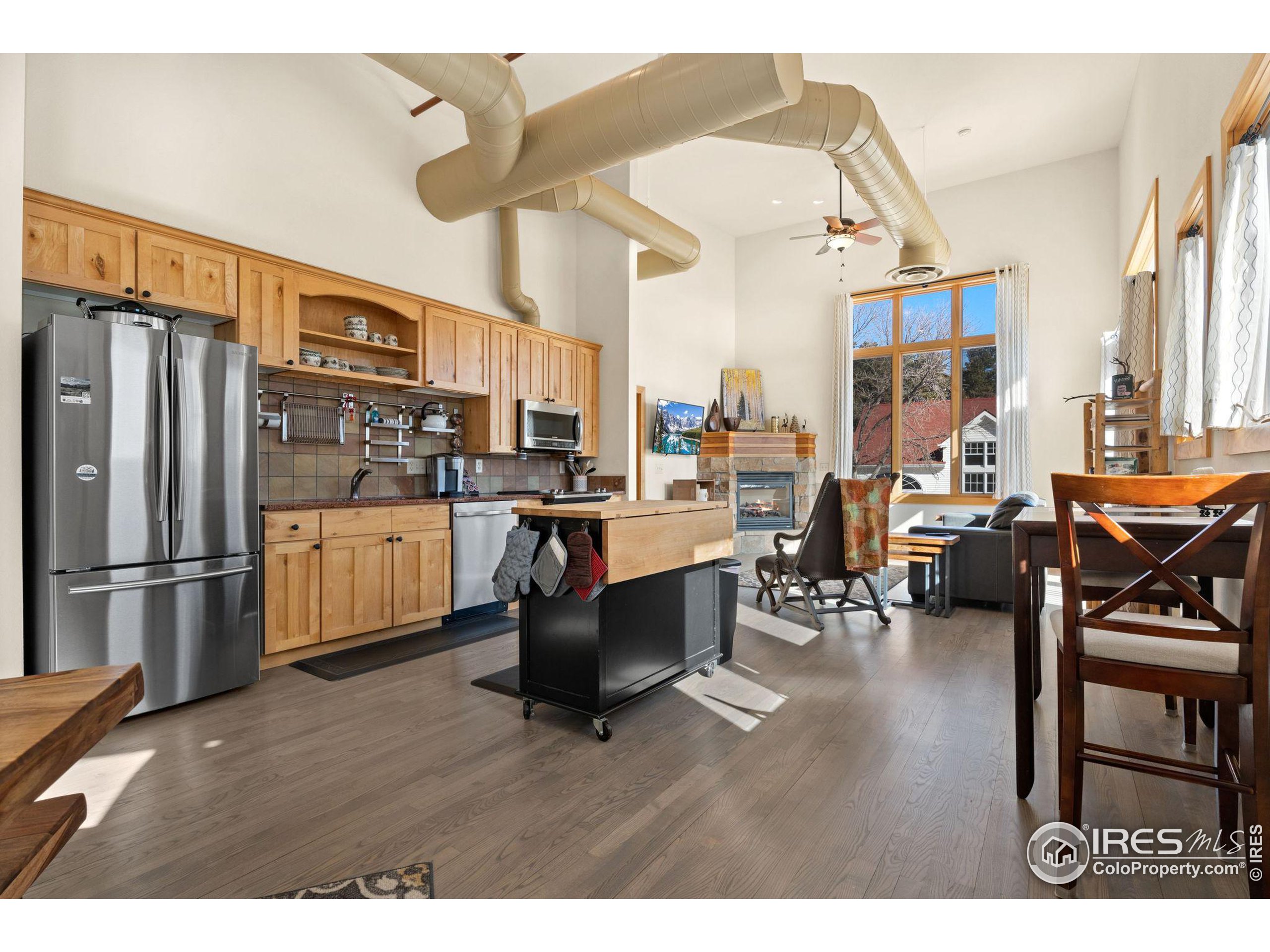 170 W Elkhorn Ave 201