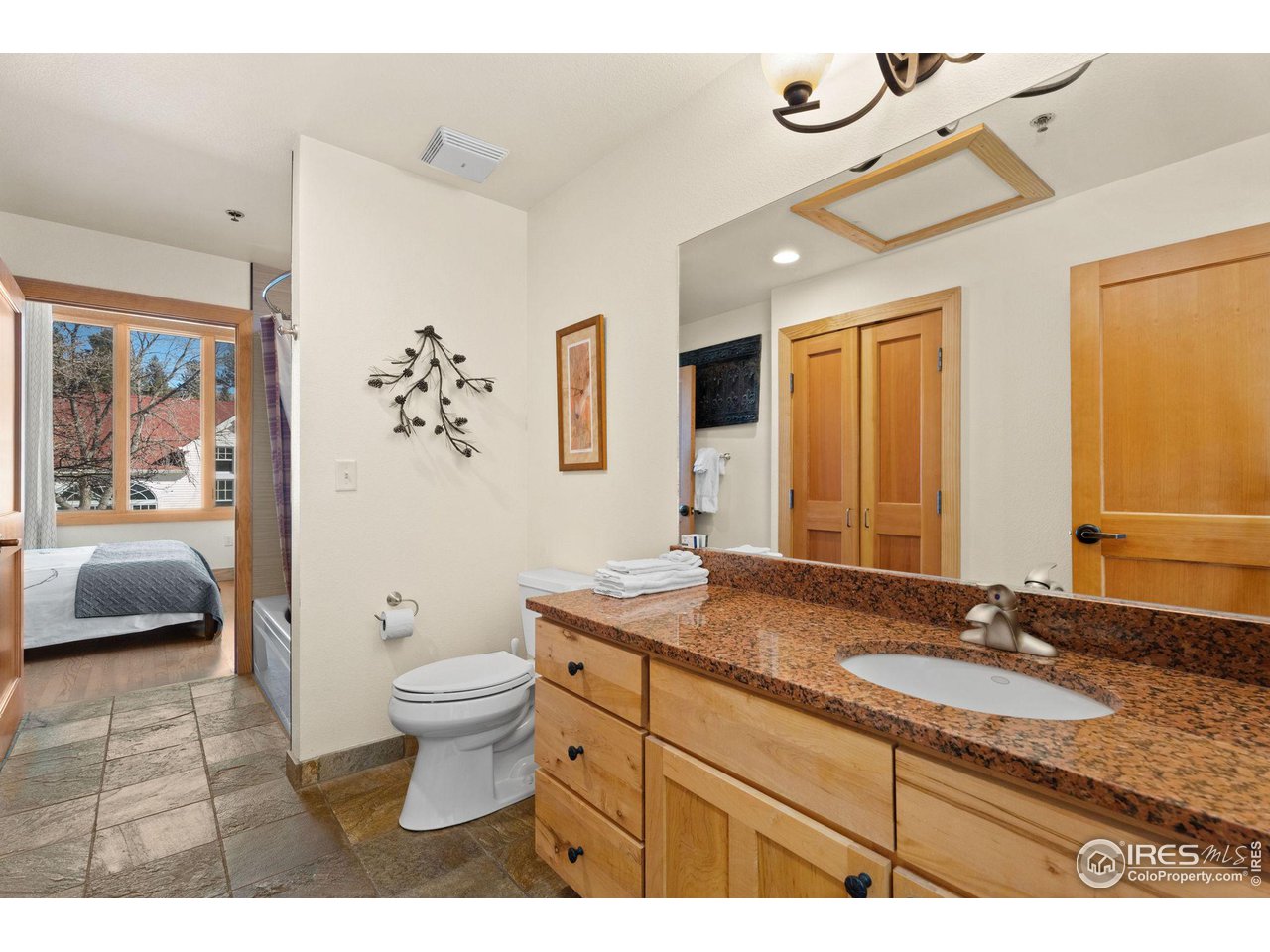 170 W Elkhorn Ave 201