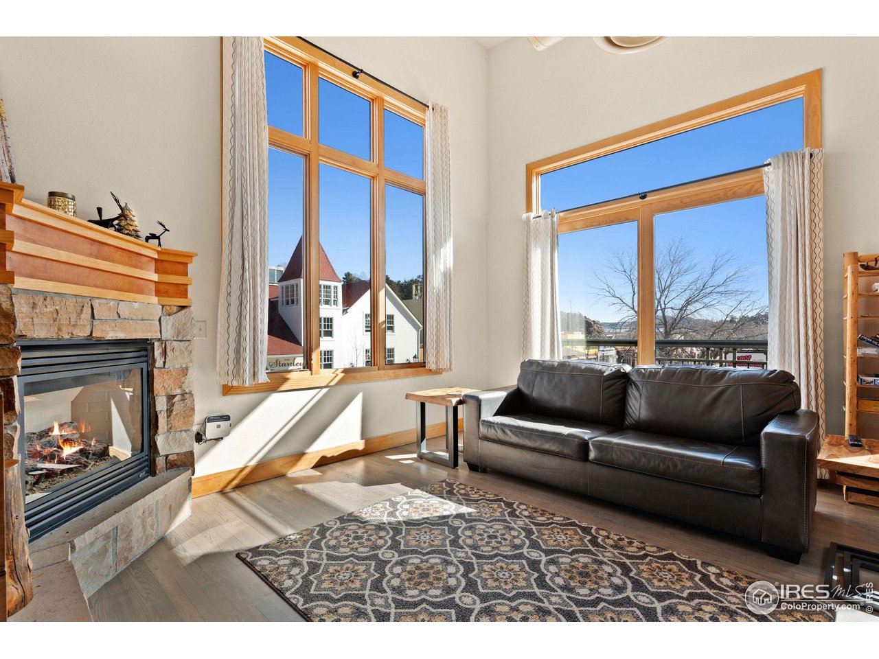 170 W Elkhorn Ave 201