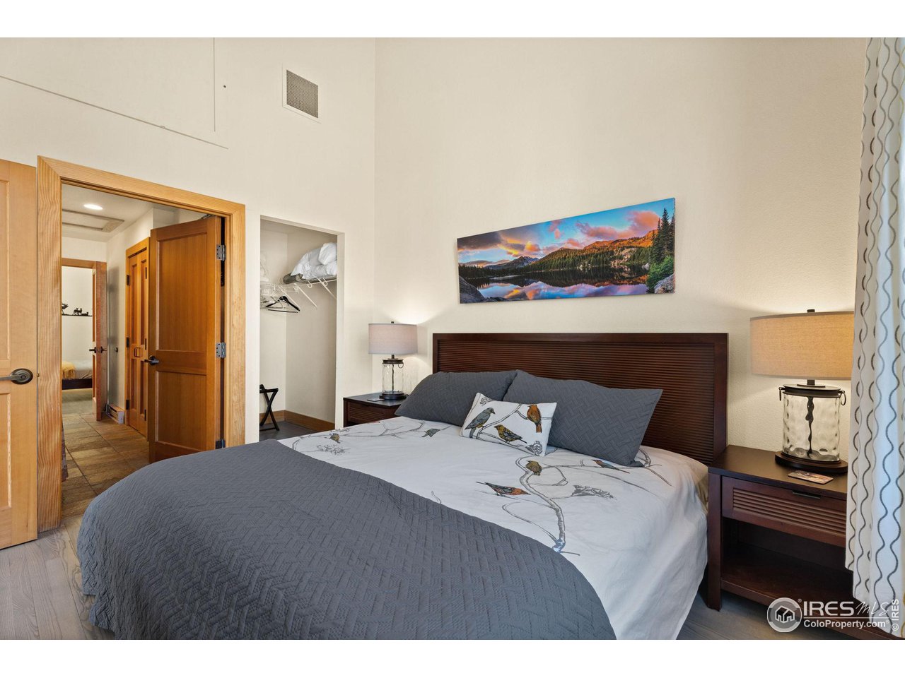 170 W Elkhorn Ave 201