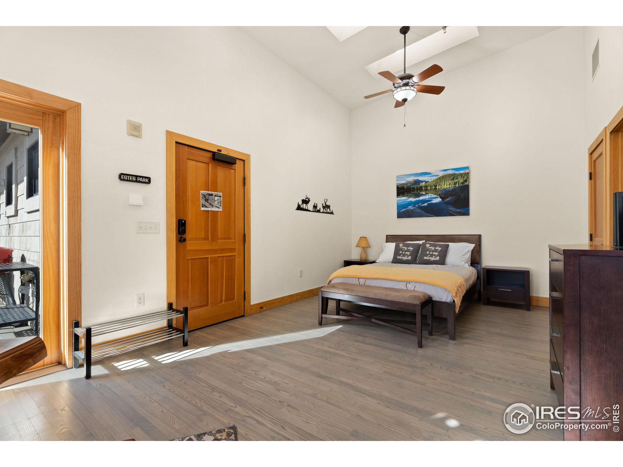 170 W Elkhorn Ave 201